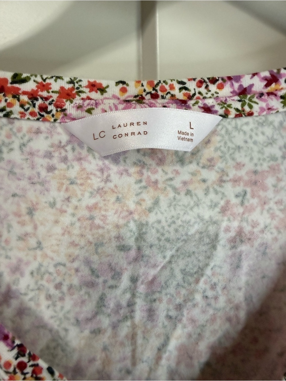 LC Lauren Conrad Floral V-Neck Blouse with Flutter Sleeves - Size Large - Picture 3 of 6